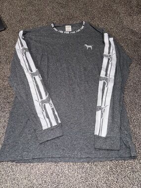 PINK Victoria’s Secret Gray Long Sleeve Tee Rhinestone Logo Sleeve Graphic